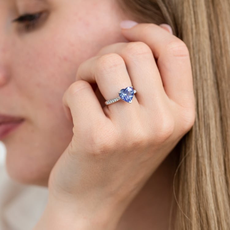 Zásnubný prsteň s tanzanitom a diamantmi Helias 124098