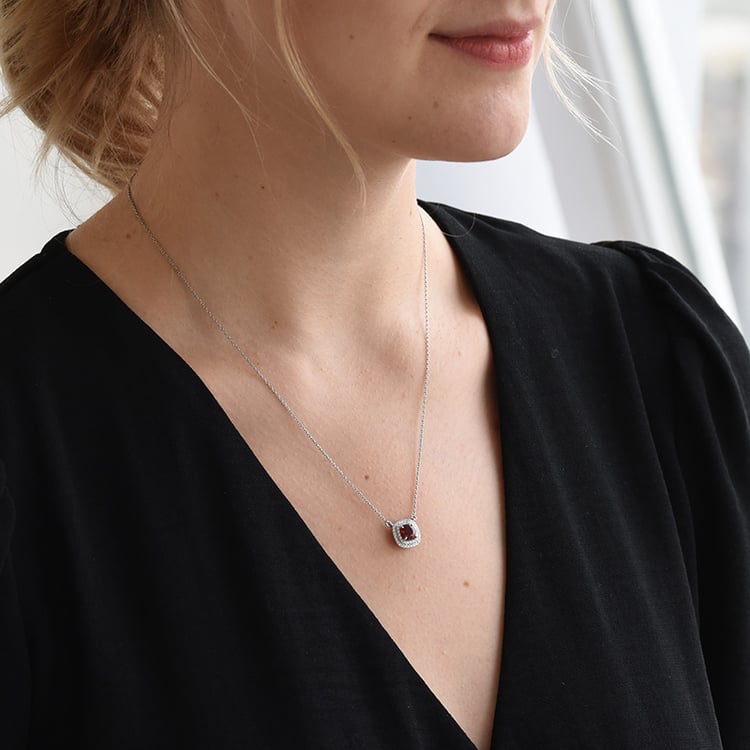 Náhrdelník sa spinely a diamanty 70239