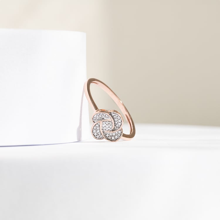 Zlatá kolekcia diamantových šperkov v tvare kvetu princ Iris 142375