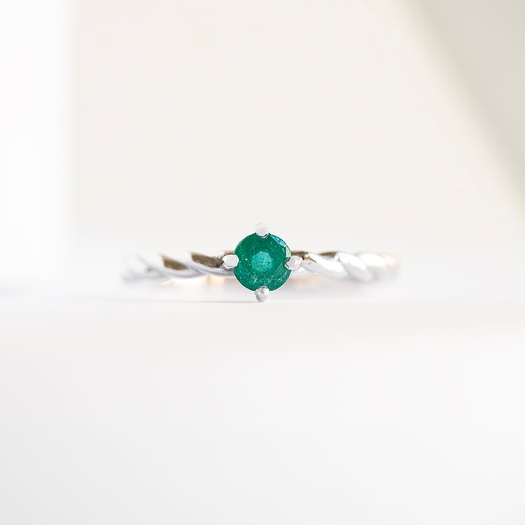 Prepletený prsteň so smaragdom Nelson 145548