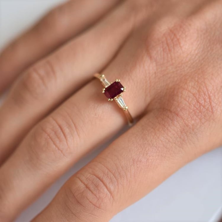 Zlatý rubínový prsteň 106440