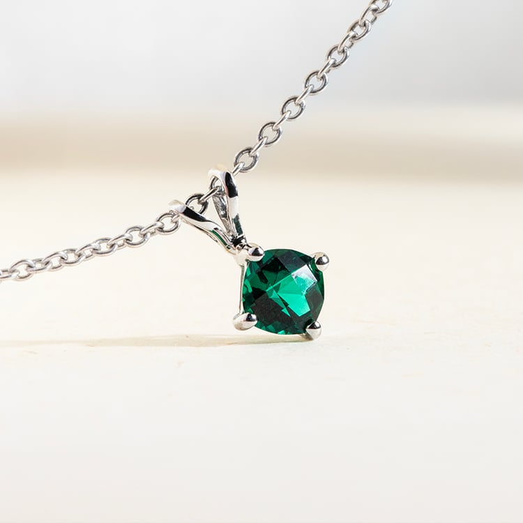 Zlatý prívesok s cushion smaragdom Rayna 146538