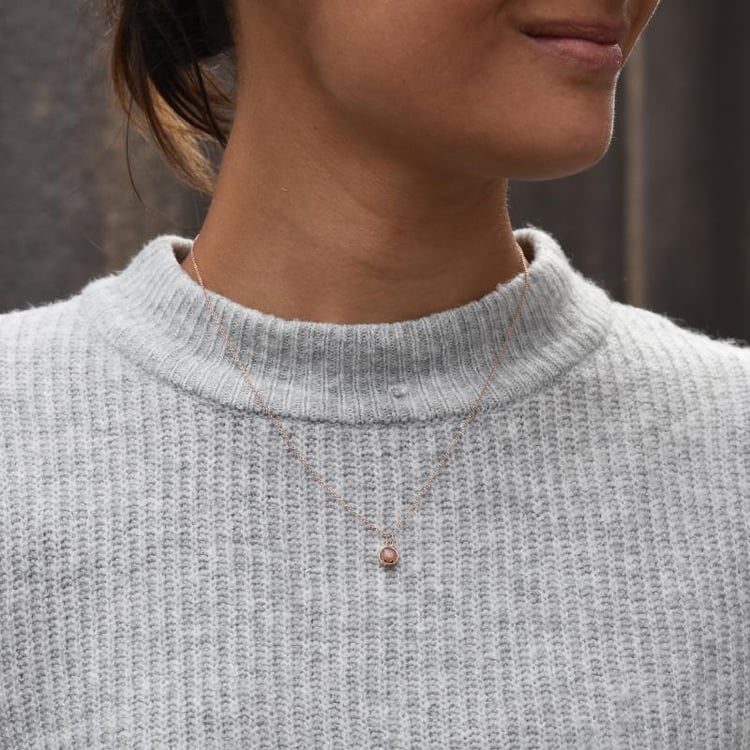 Náhrdelník s broskyňovým mesačným kameňom 49790