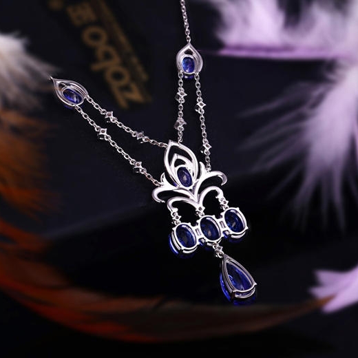 Zlatý náhrdelník s tanzanitmi 9838