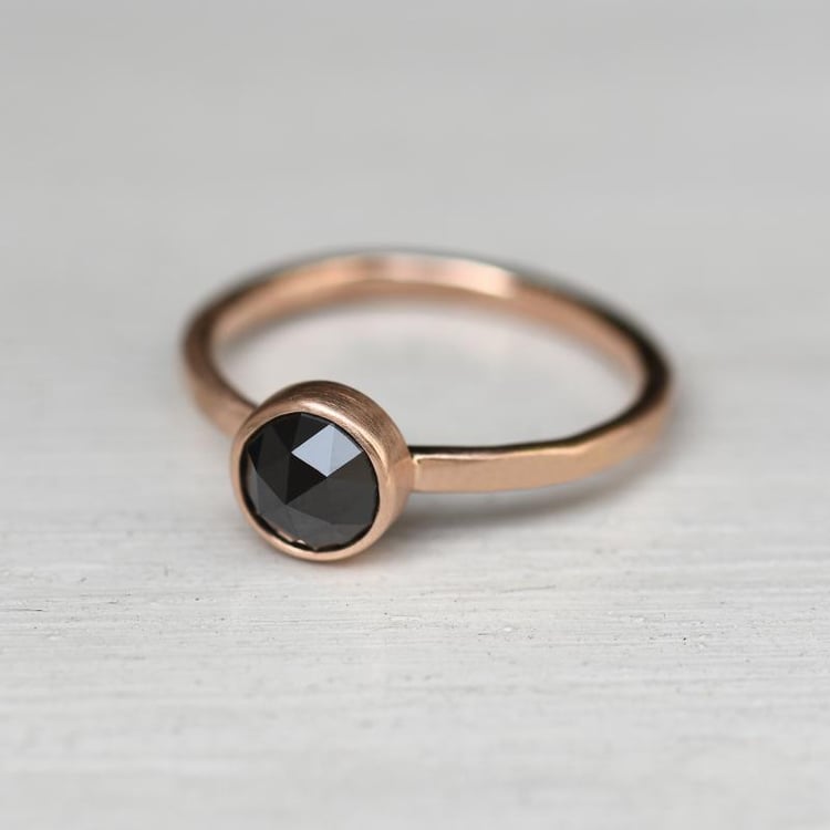 Prsteň s rutovým čiernym diamantom zo zlata 47855