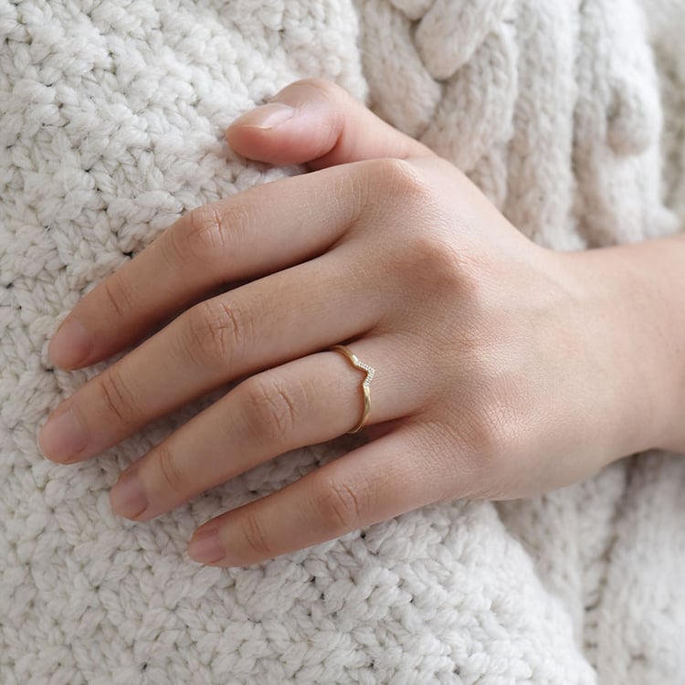 Zlatý prsteň s diamantmi 94379