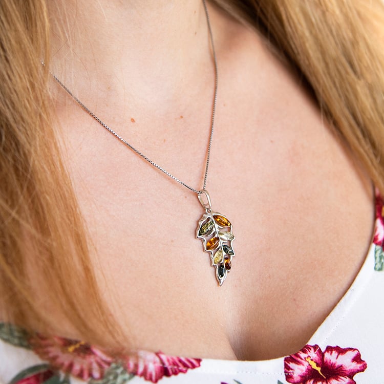 Strieborný list plný jantárov Currie 107878