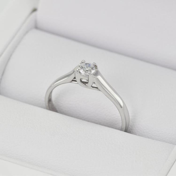 Zlatý prsteň s diamantom 25534