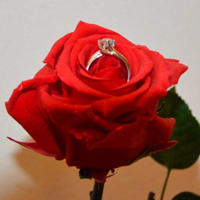 Zásnubný prsteň s diamantom 