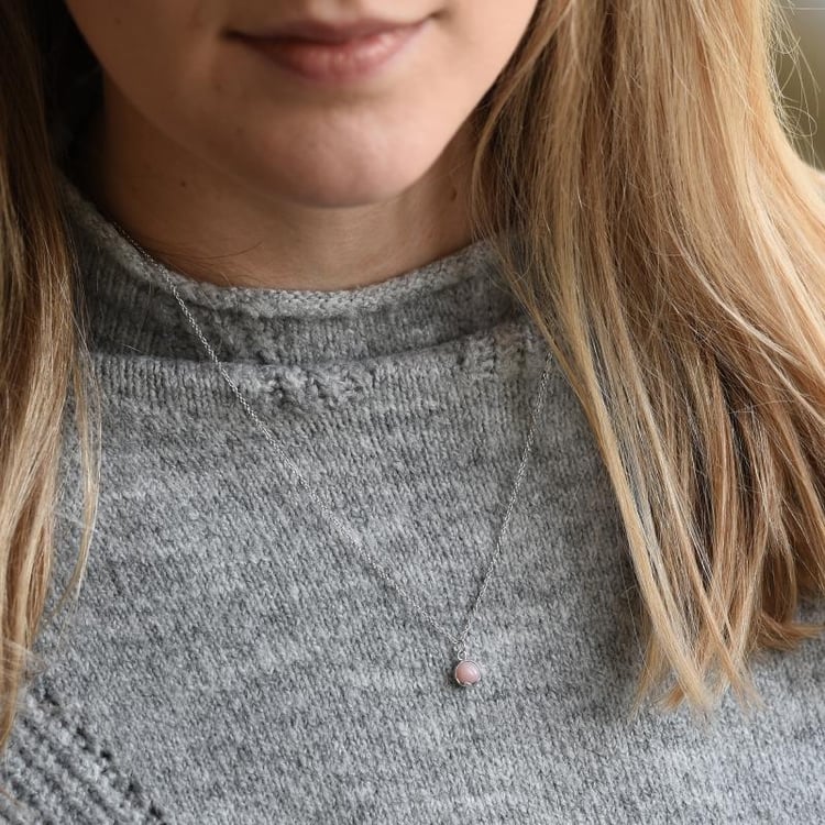 Náhrdelník s cabochon ružovým opálom 51204