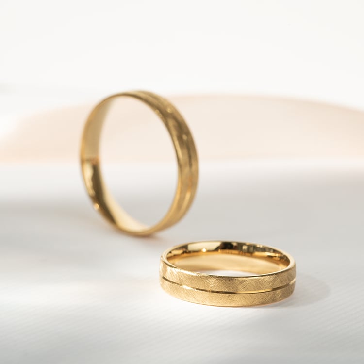 Svadobné obrúčky so škrabaným povrchom zo zlata Diamie 121631