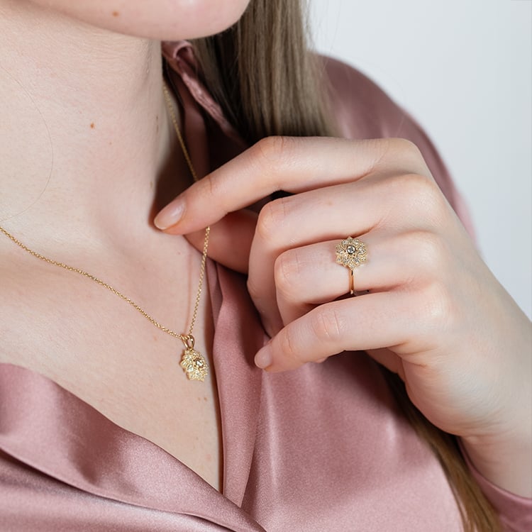 Zlatá kvetinová kolekcia šperkov s diamantmi Doriane 152125