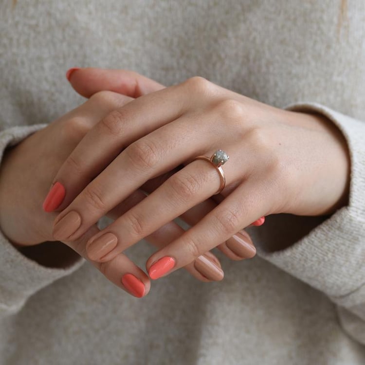 Zlatý prsteň s nebrúseným diamantom 52668