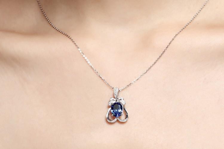 Modrý tanzanit v zlatom náhrdelníku 5230