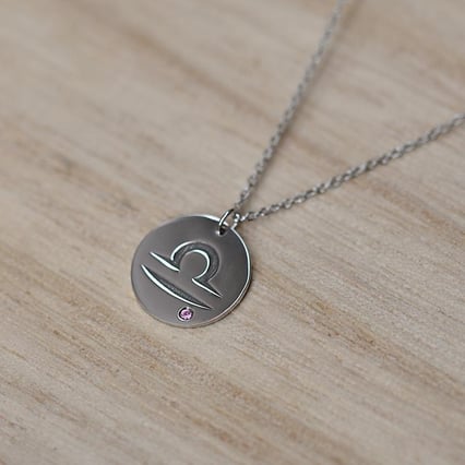 Zlatý prívesok so znamením a turmalínom Váhy