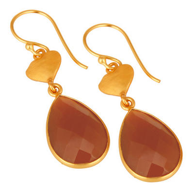 Pozlátené visiace náušnice s ónyxom Daye 7010