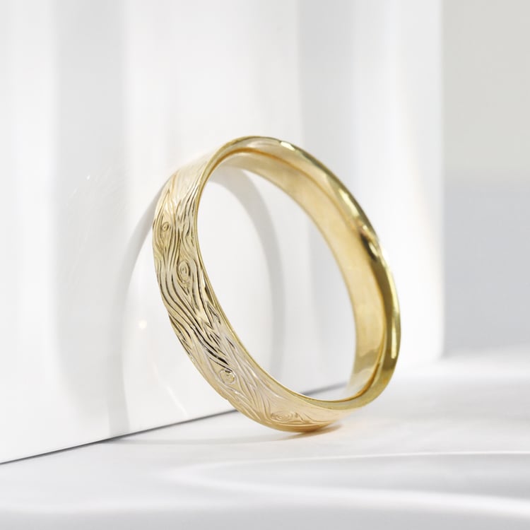 Svadobné obrúčky s ručnou rytinou motívu dreva a diamantmi Wood 117988