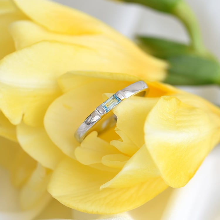 Jemný zlatý prsteň so švajčiarským topásom 82371