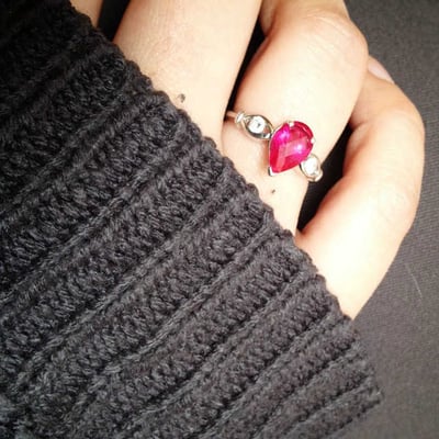 Strieborný prsteň s rubínom