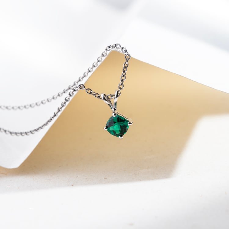 Zlatý prívesok s cushion smaragdom Rayna 146514