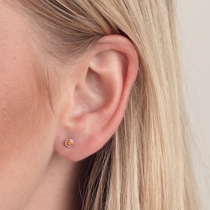 Strieborné bezel náušnice s padparadscha zafírmi Viosa