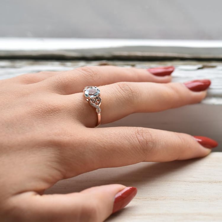 Zlatý prsteň s akvamarínom 35280