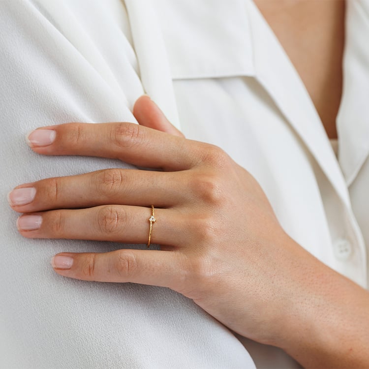 Strieborný diamantový prsteň s tepaným povrchom Milan 157784