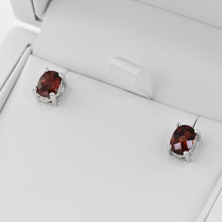 Strieborné granátové náušnice 26127
