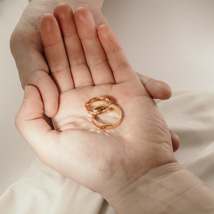 Zlaté tepané svadobné obrúčky Patton 120132