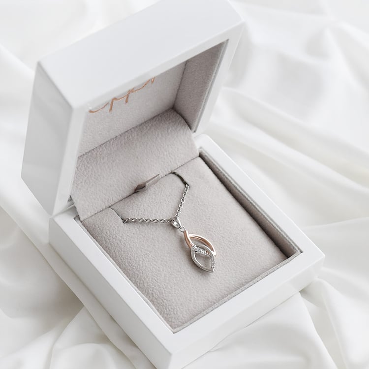 Elegantný prívesok 90909