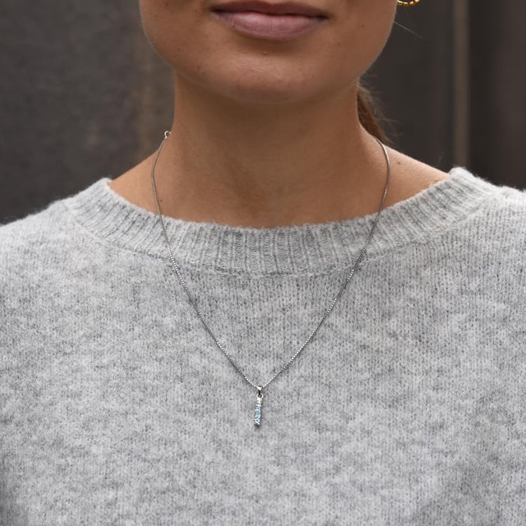 Jemný strieborný náhrdelník s apatitmi 48967