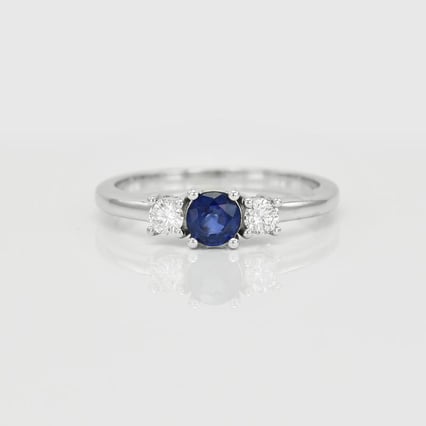 Zafírový zásnubný prsteň zo zlata s diamantmi Hesca