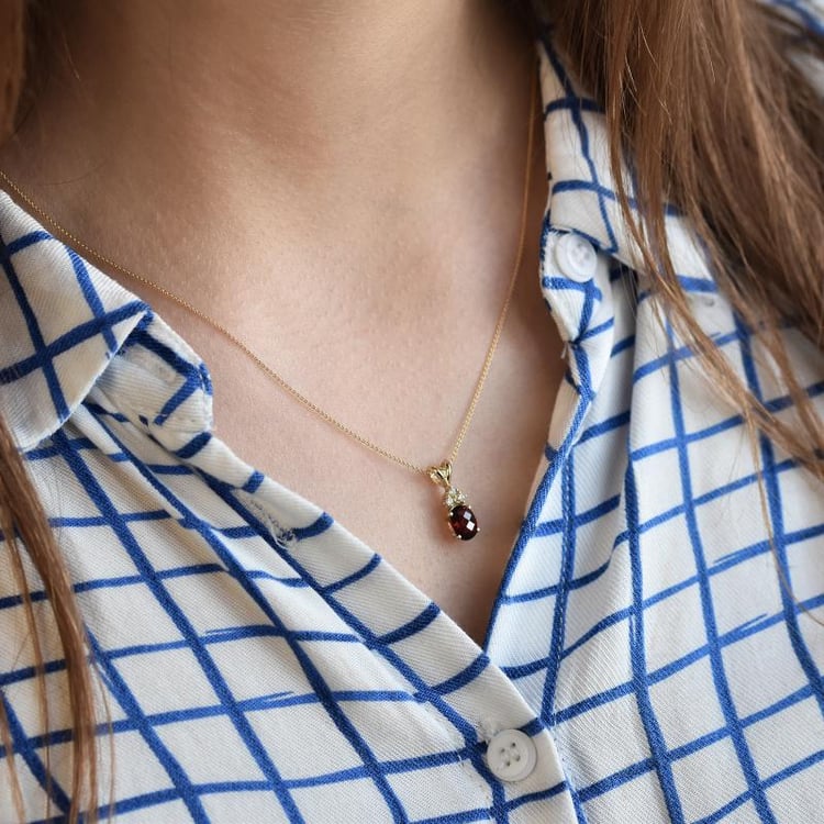 Náhrdelník s granátom 17249