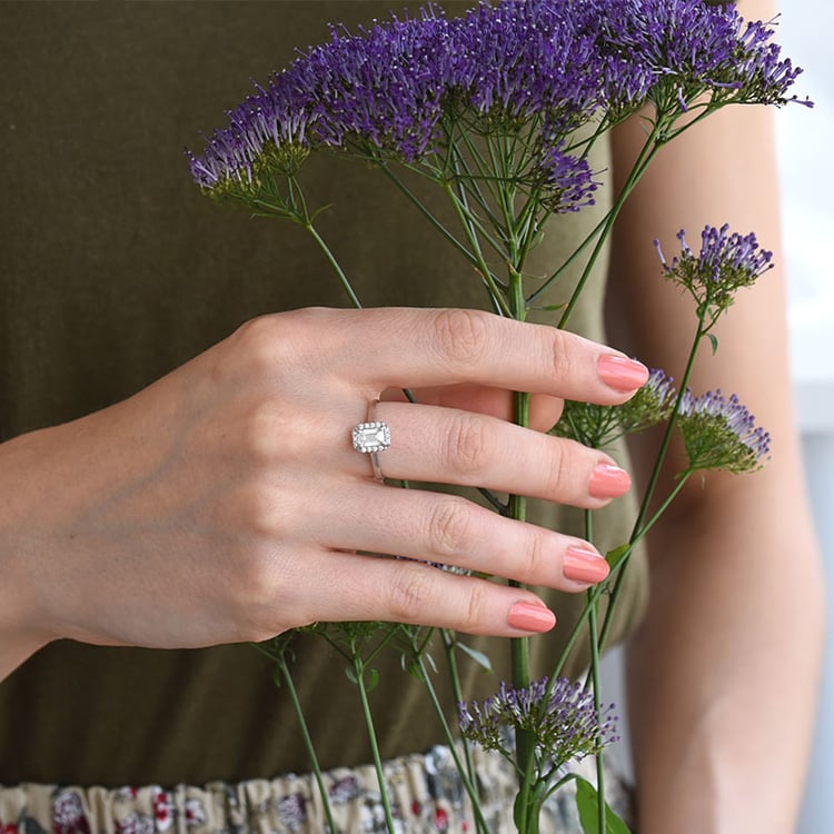 Prsteň s emerald moissanitom z platiny 82424