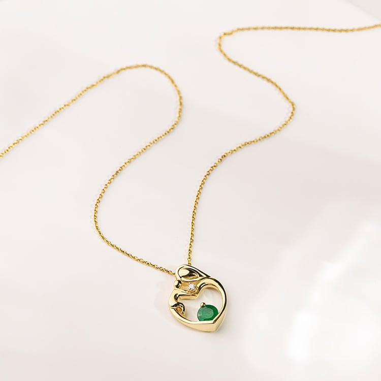 Strieborný prívesok matka a dieťa so smaragdom a diamantom Ella 153119