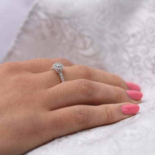 Halo zásnubný prsteň s lab-grown diamantmi Alonna