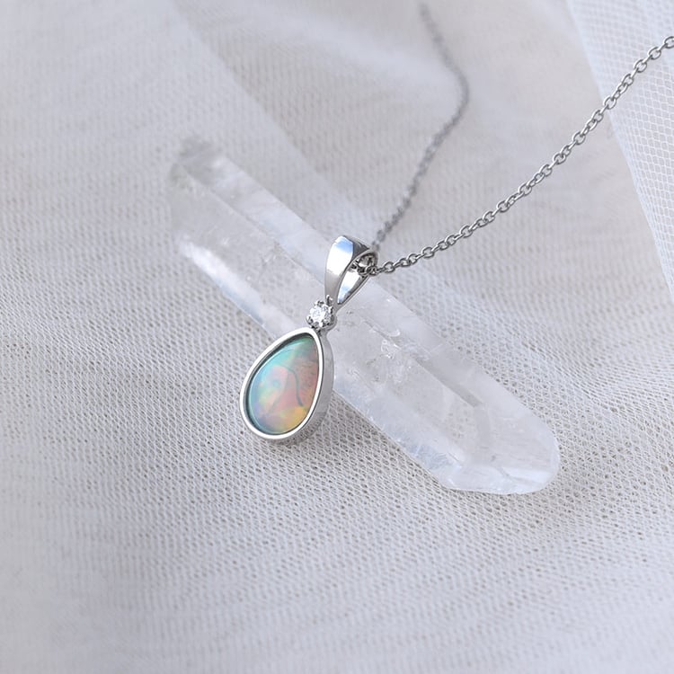 Zlatý náhrdelník s opálem a diamantom 67371