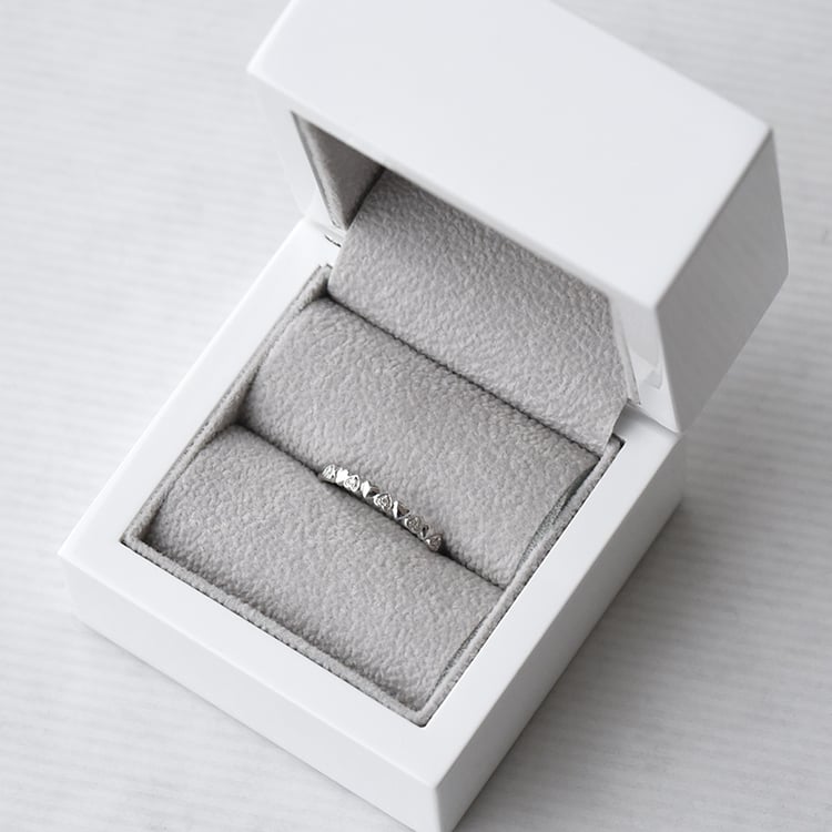 Srdiečkový eternity prsteň s lab-grown diamantmi Dario 101402