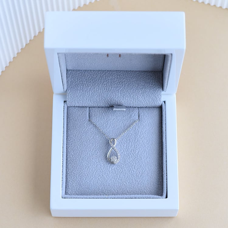 Zlatý prívesok v tvare kvapky s diamantmi 96180