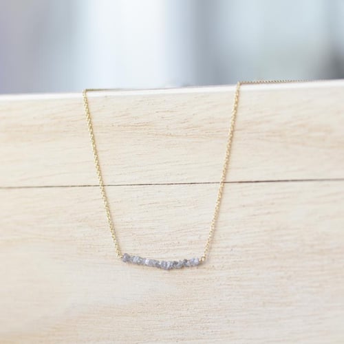 Zlatý choker s ružovými nebrúsenými diamantmi Briely