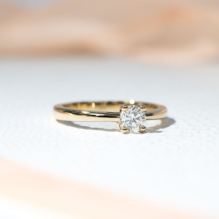 Zásnubný prsteň s GIA certifikovaným diamantom Katya 133371