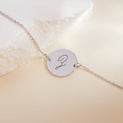 Platinový náramok s diamantom a gravírom písmena Berul