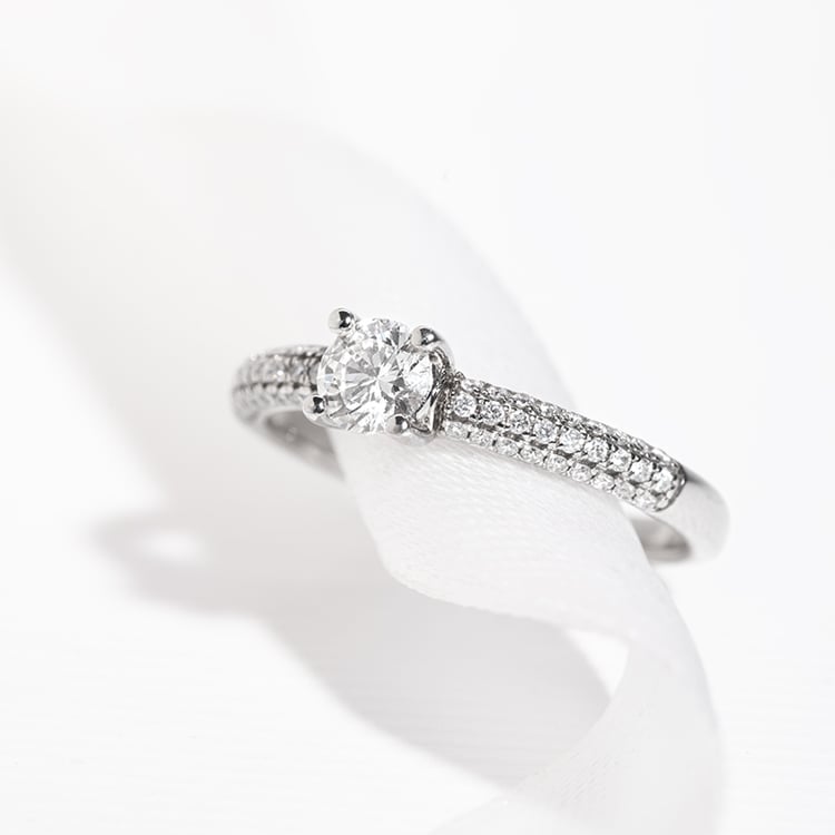 Zásnubný prsteň s lab-grown diamantmi Ranamie 125436