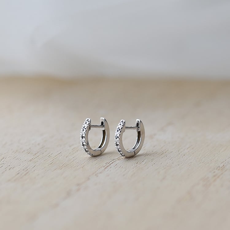 Zlaté kruhové náušnice s čiernymi diamantmi 62941