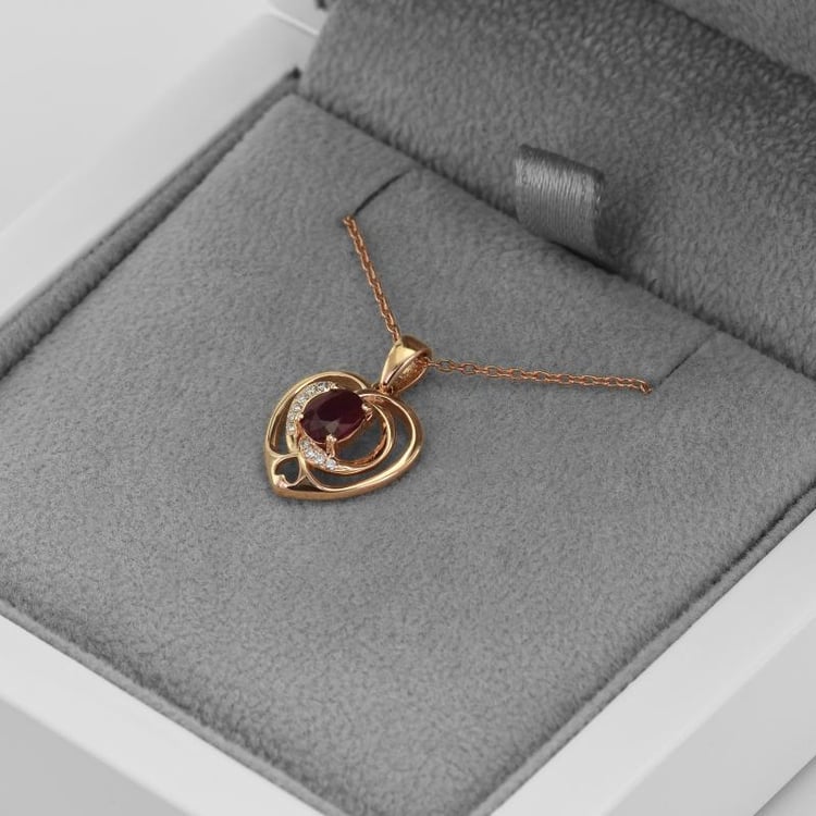 Náhrdelník s rubínom a diamantmi 47340