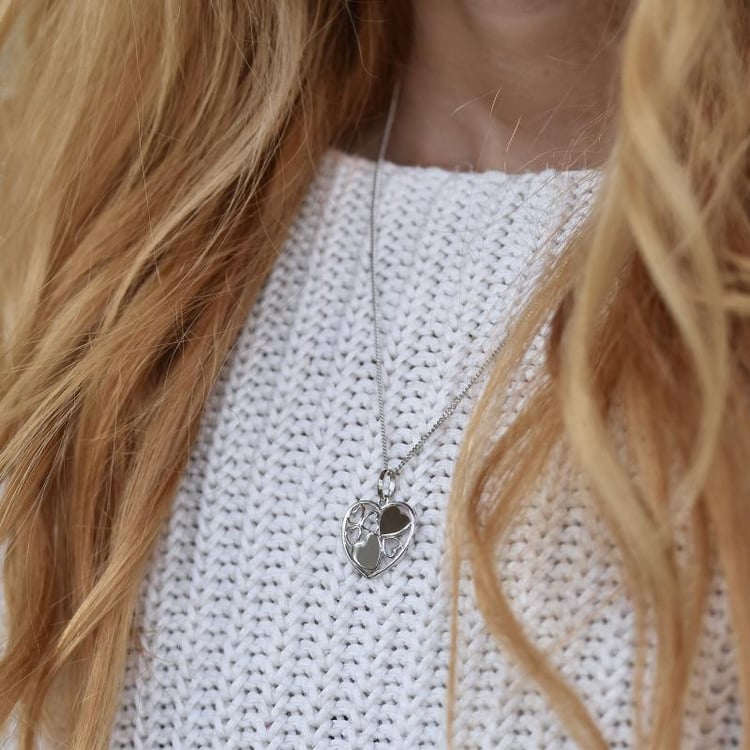 Náhrdelník so srdiečkami 28406