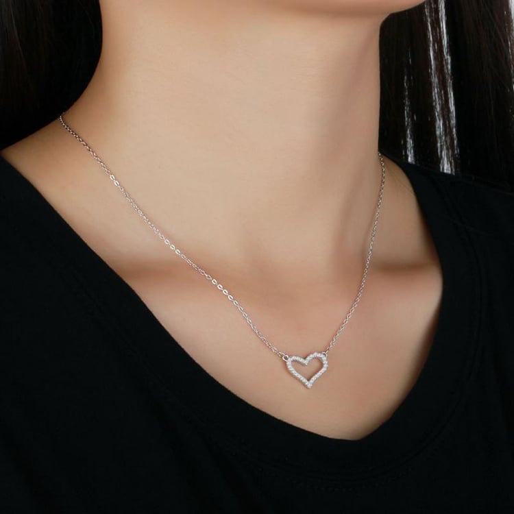 Strieborný náhrdelník so srdiečkom Corazon 7513