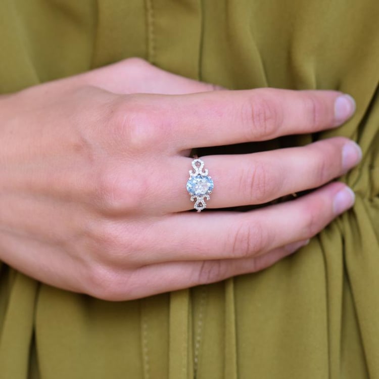 Prsteň s modrým akvamarínom 6187