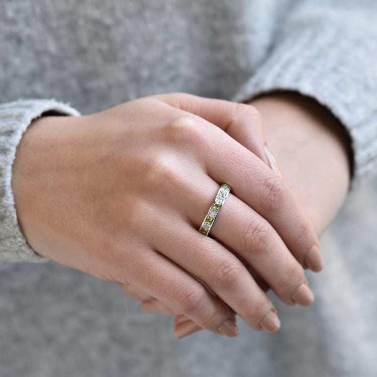 Olivíny a zirkóny v striebornom eternity prsteni 39577