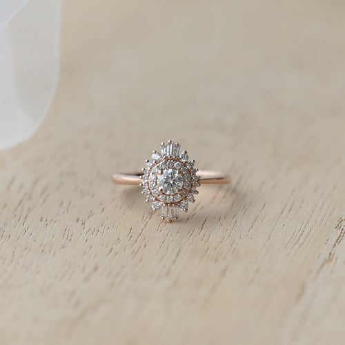 Zlatý prsteň s moissanitom a lab-grown diamantmi Nogian